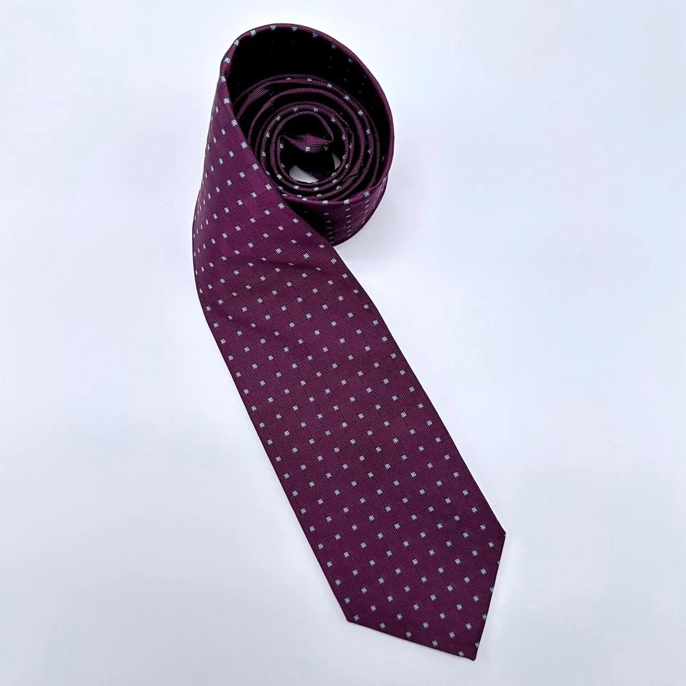 Brooks Brothers Silk Tie Burgundy Basketweave Geometric Square Pattern Mens USA